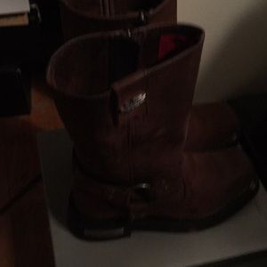 Meet your Posher, Oluseye